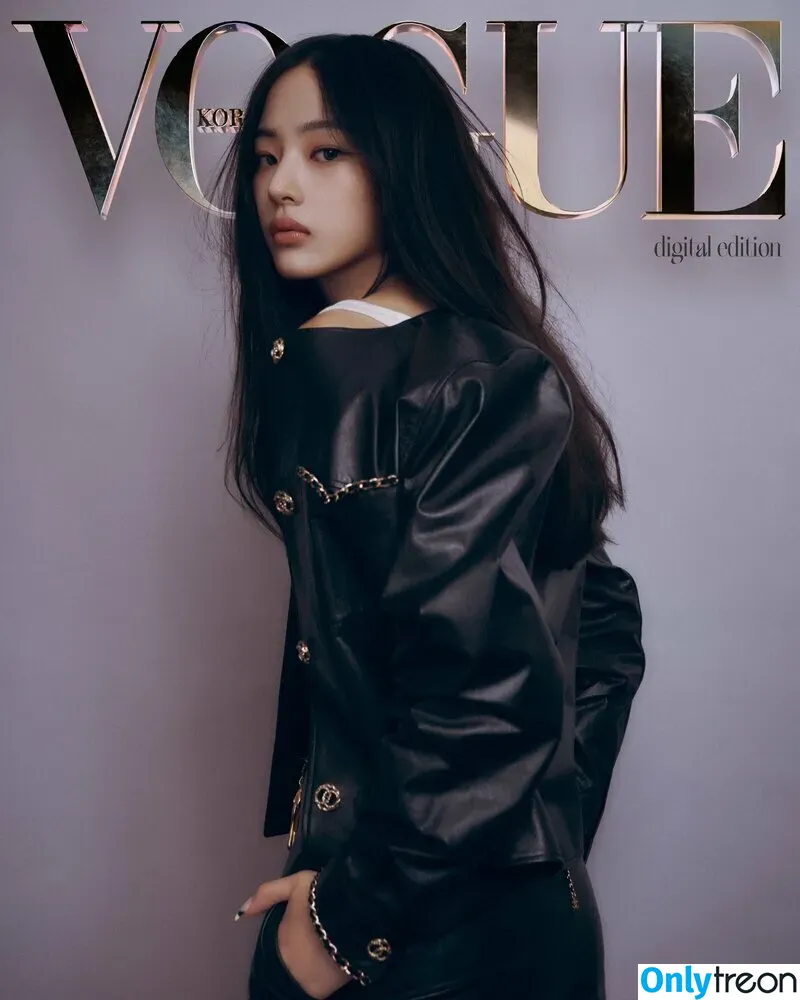 Minji nude photo #0036 (lovres_min__ / miniwithtattoos / newjeans_official)