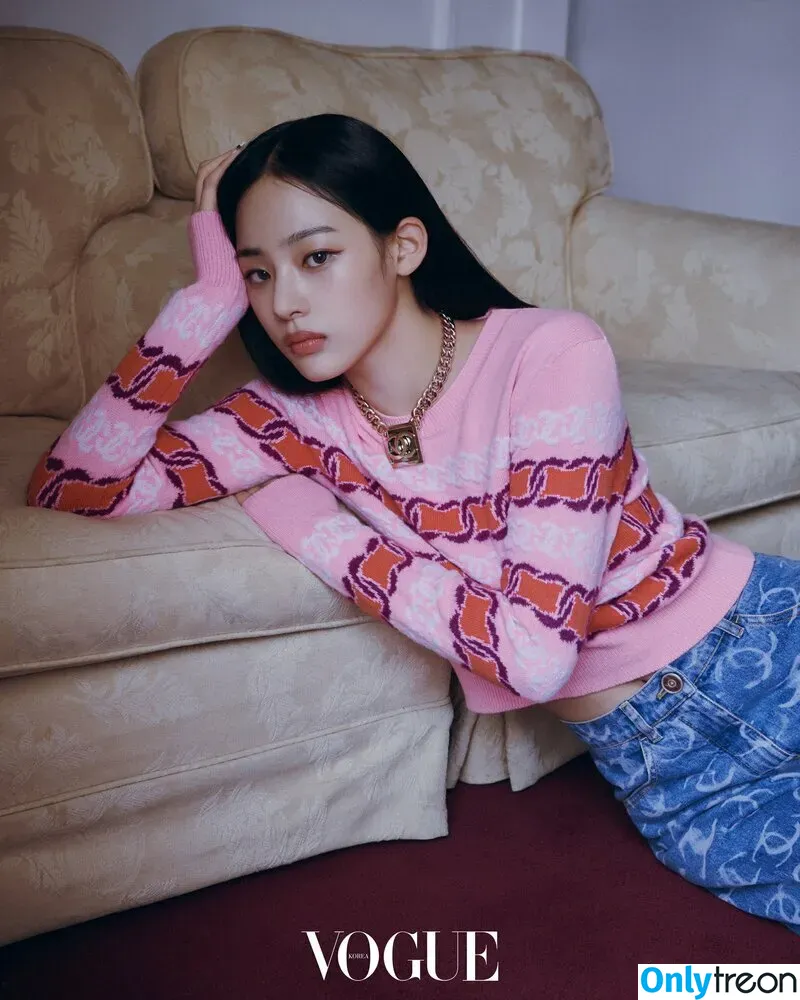 Minji nude photo #0037 (lovres_min__ / miniwithtattoos / newjeans_official)