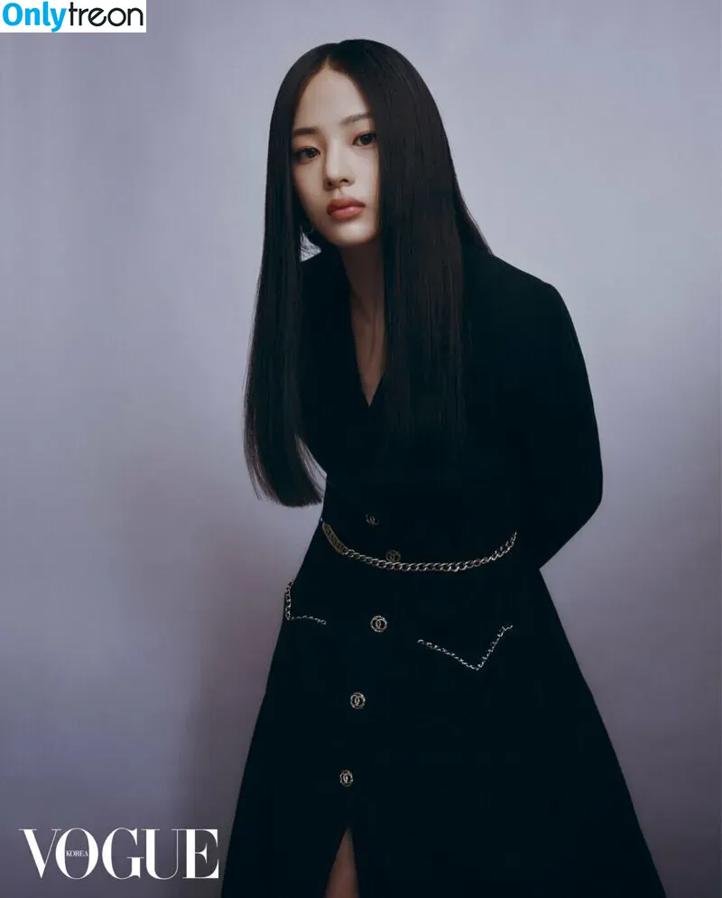 Minji nude photo #0040 (lovres_min__ / miniwithtattoos / newjeans_official)