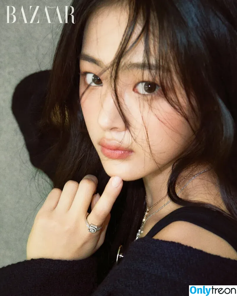 Minji nude photo #0055 (lovres_min__ / miniwithtattoos / newjeans_official)