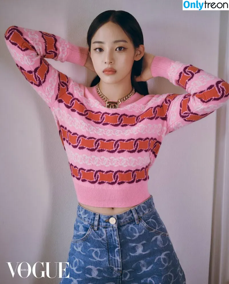 Minji nude photo #0059 (lovres_min__ / miniwithtattoos / newjeans_official)