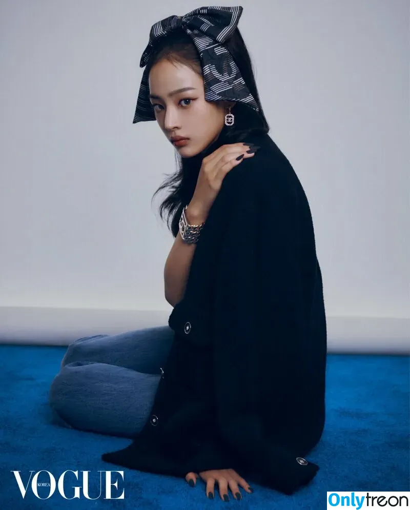 Minji nude photo #0061 (lovres_min__ / miniwithtattoos / newjeans_official)