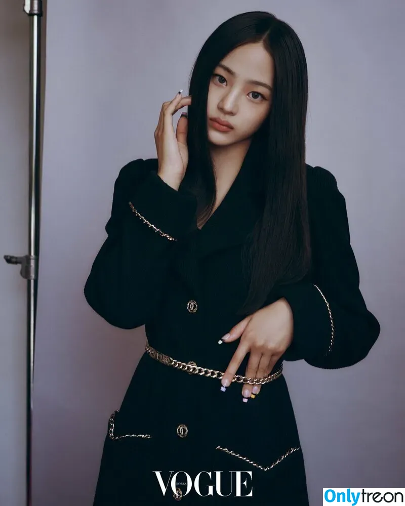 Minji nude photo #0062 (lovres_min__ / miniwithtattoos / newjeans_official)