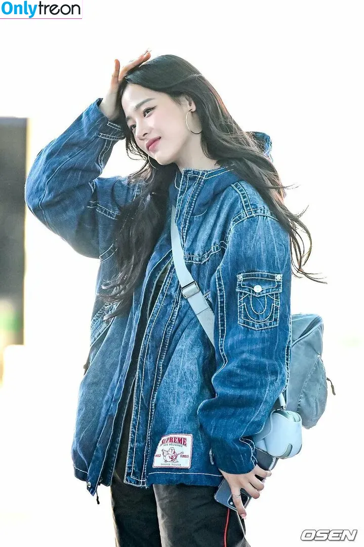 Minji nude photo #0077 (lovres_min__ / miniwithtattoos / newjeans_official)