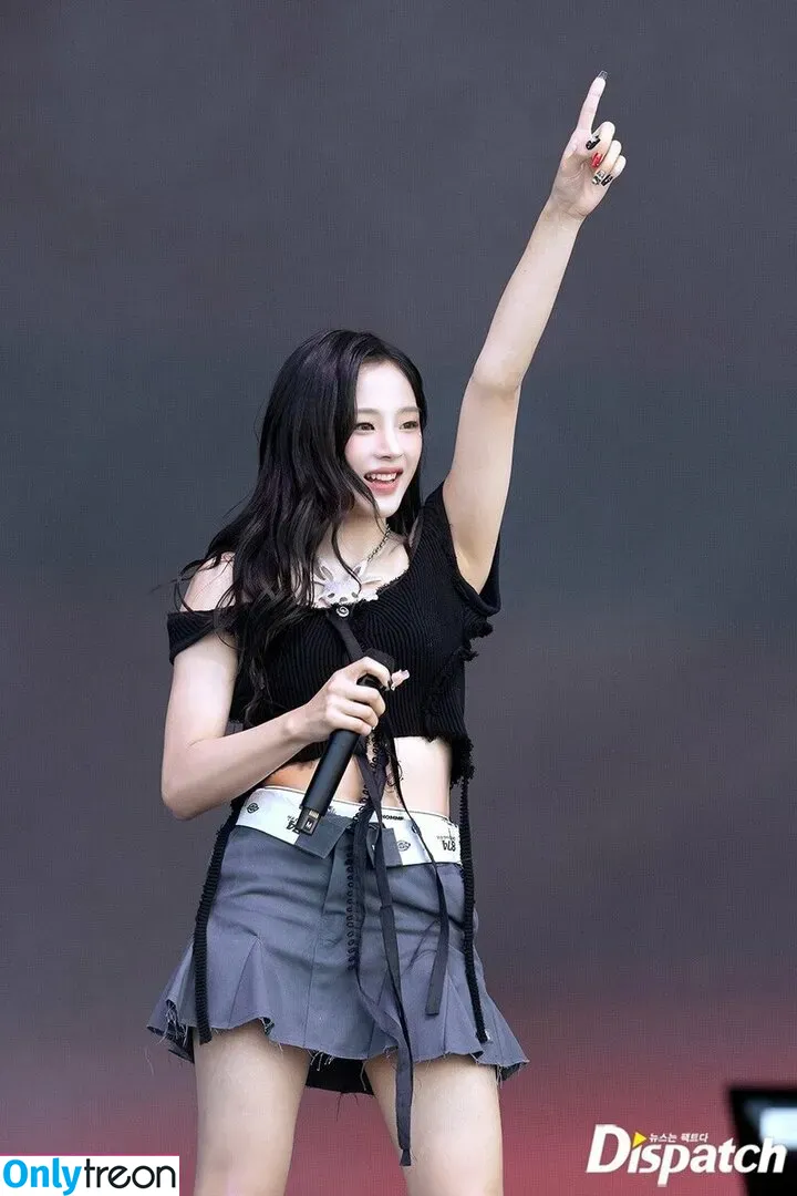 Minji nude photo #0084 (lovres_min__ / miniwithtattoos / newjeans_official)