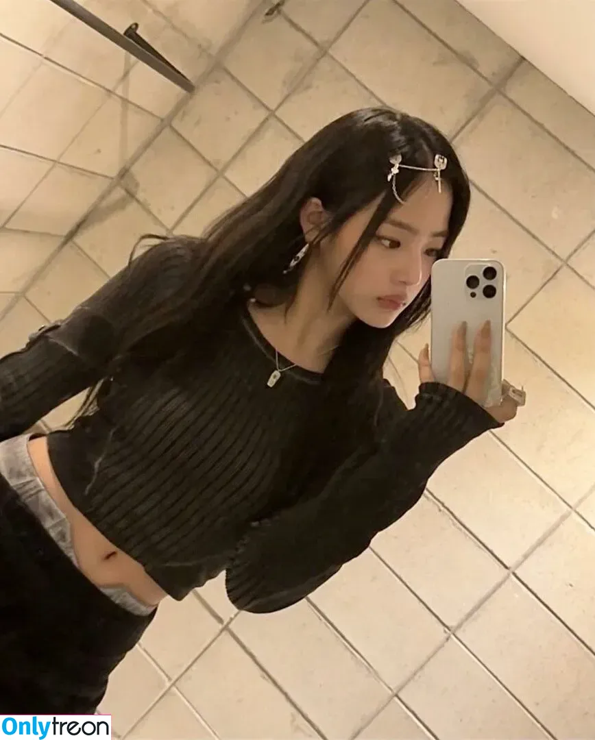 Minji nude photo #0086 (lovres_min__ / miniwithtattoos / newjeans_official)