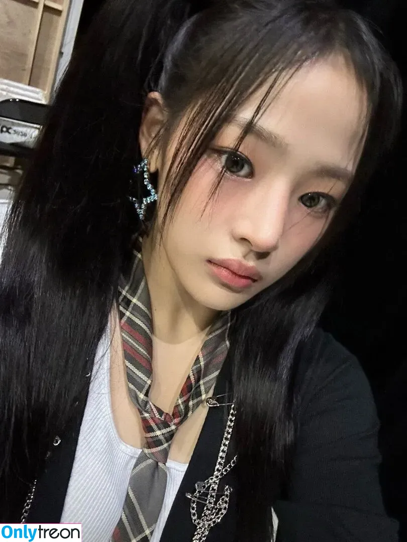 Minji nude photo #0094 (lovres_min__ / miniwithtattoos / newjeans_official)