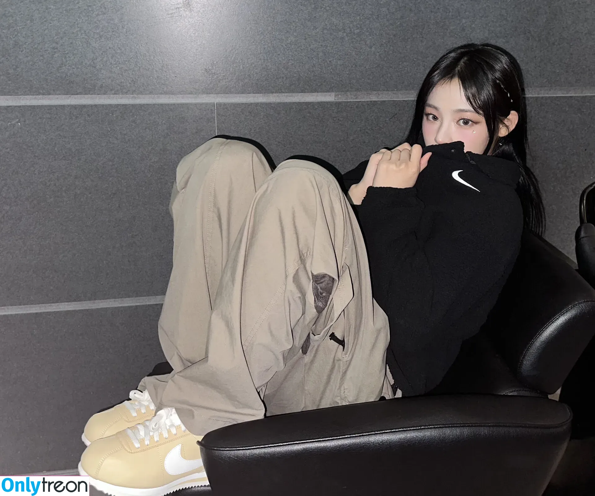 Minji nude photo #0103 (lovres_min__ / miniwithtattoos / newjeans_official)