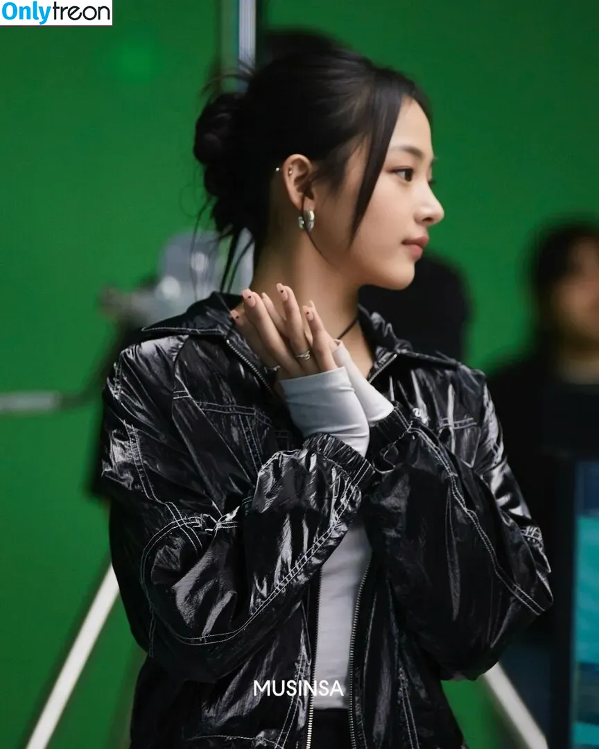 Minji nude photo #0119 (lovres_min__ / miniwithtattoos / newjeans_official)