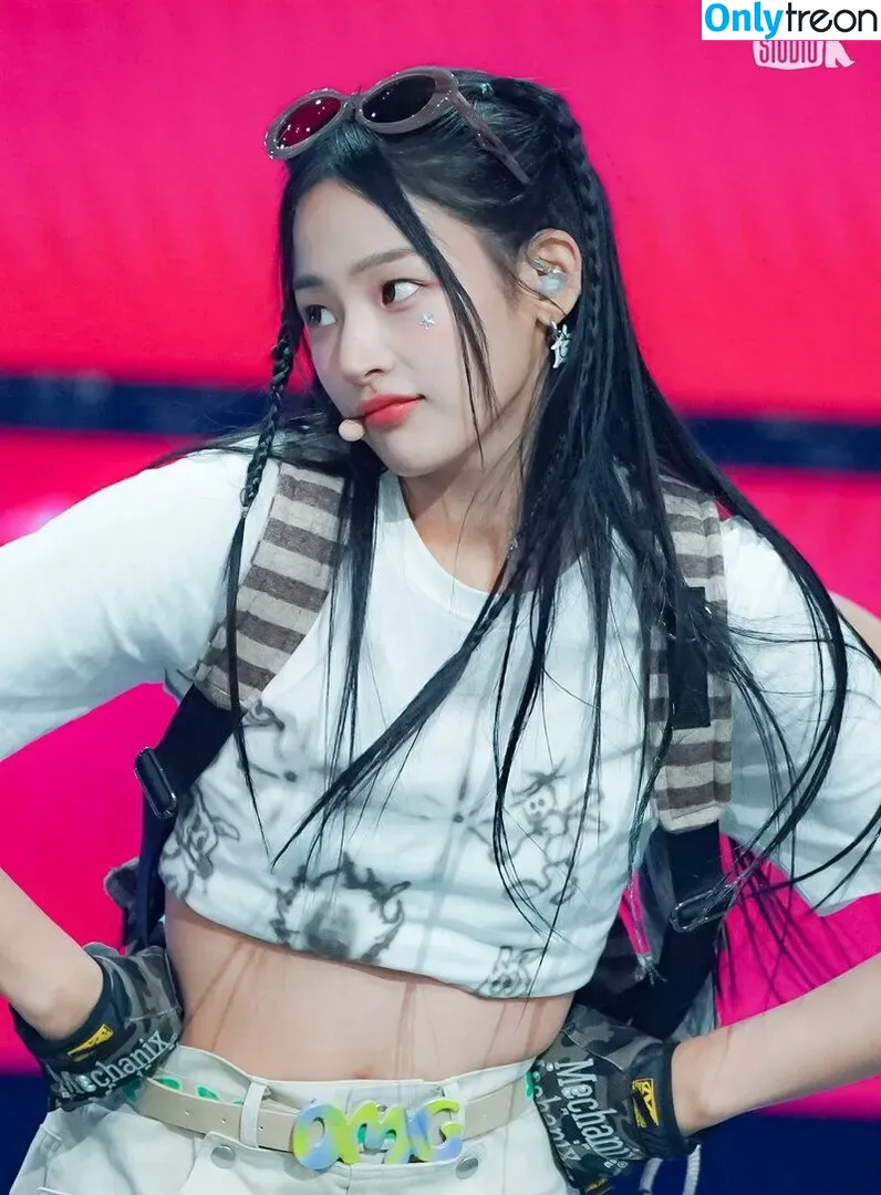 Minji nude photo #0131 (lovres_min__ / miniwithtattoos / newjeans_official)