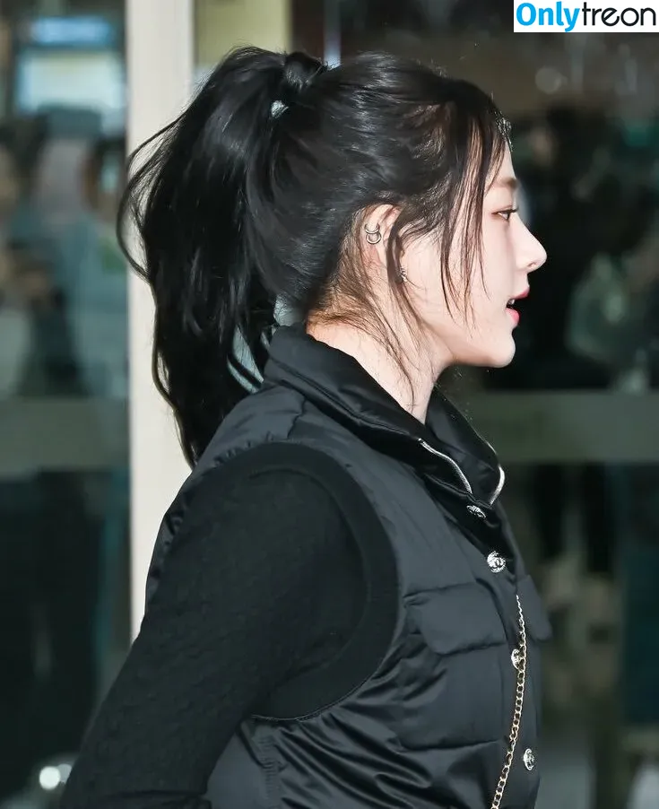 Minji nude photo #0155 (lovres_min__ / miniwithtattoos / newjeans_official)