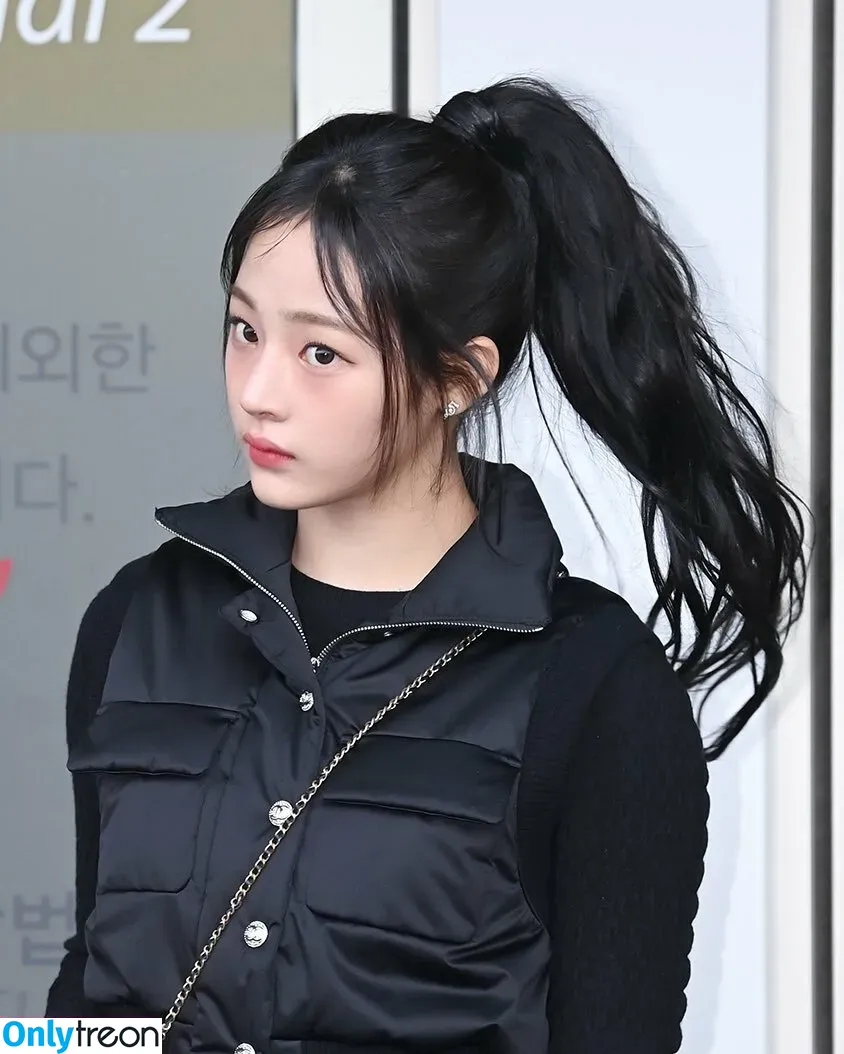 Minji nude photo #0158 (lovres_min__ / miniwithtattoos / newjeans_official)