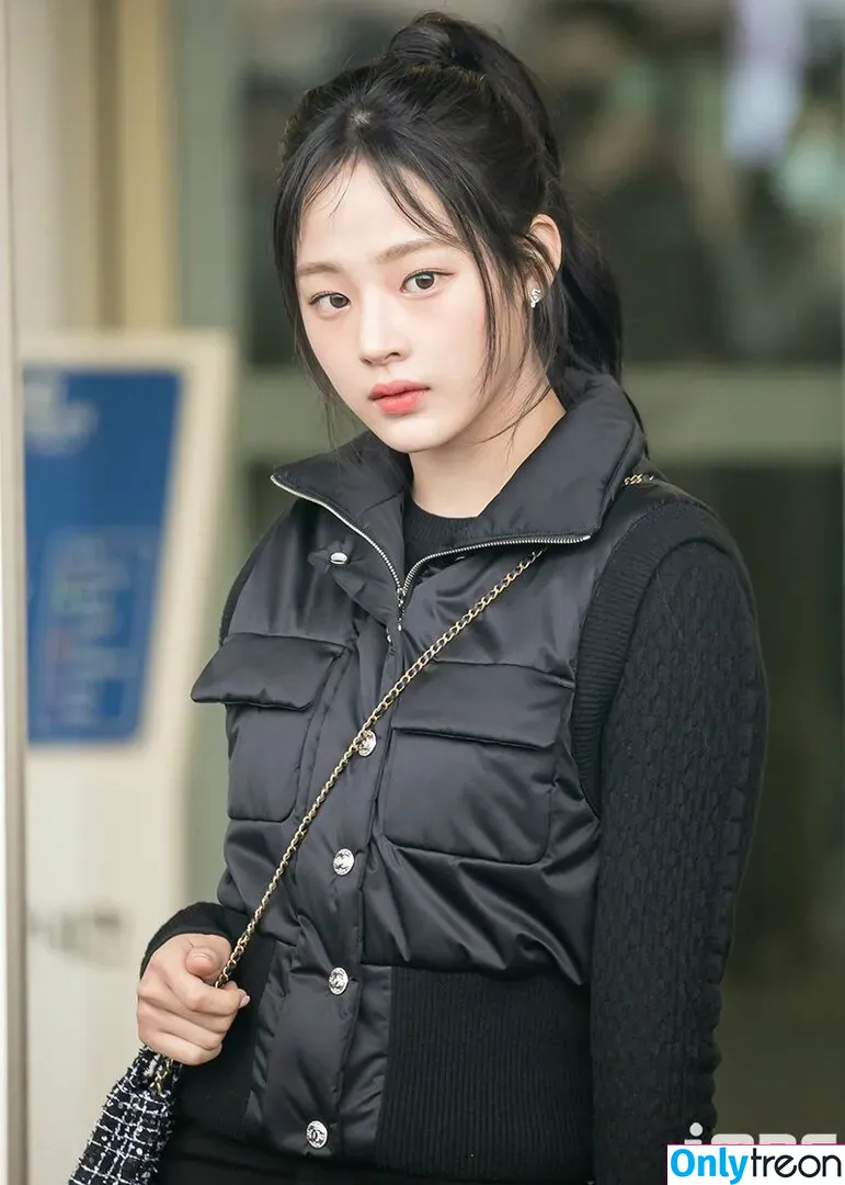 Minji nude photo #0160 (lovres_min__ / miniwithtattoos / newjeans_official)