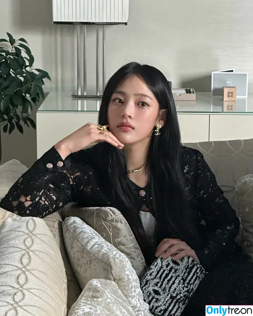 Minji nude photo #0178 (lovres_min__ / miniwithtattoos / newjeans_official)