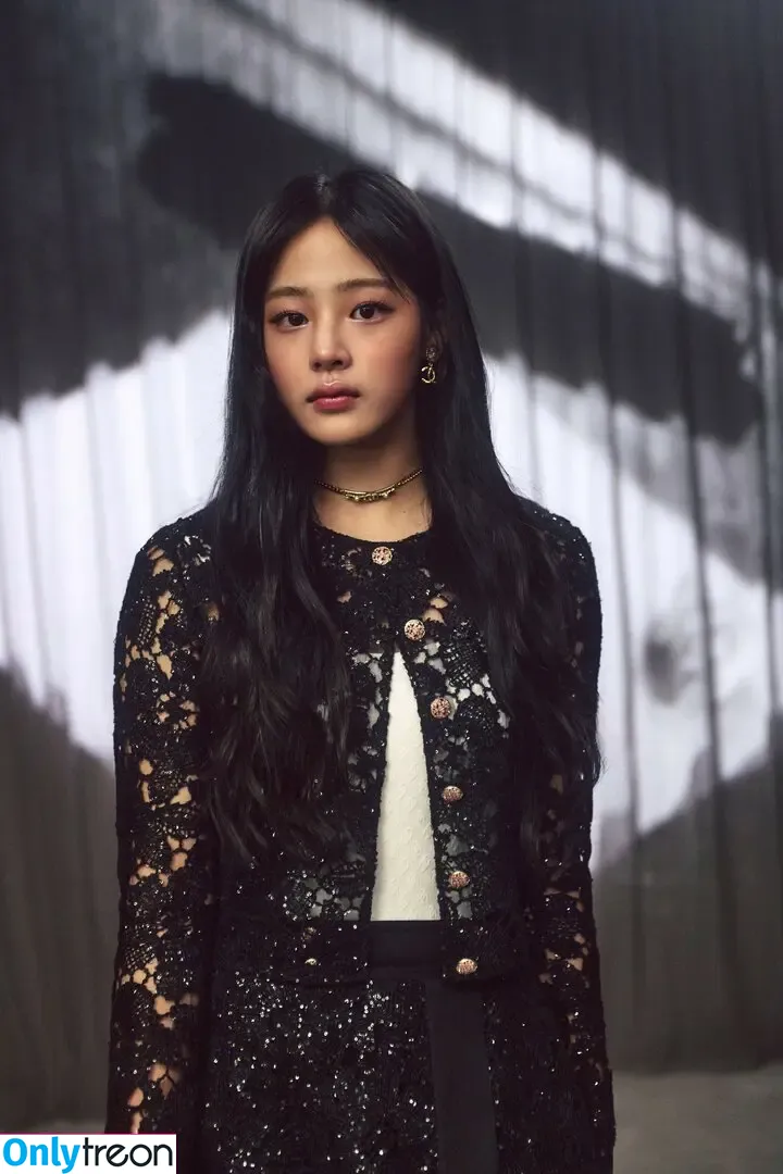 Minji nude photo #0271 (lovres_min__ / miniwithtattoos / newjeans_official)