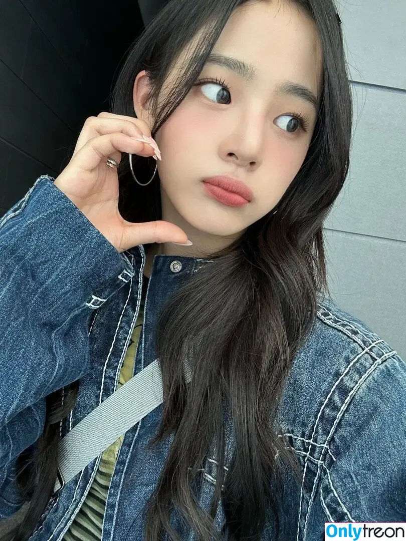 Minji nude photo #0301 (lovres_min__ / miniwithtattoos / newjeans_official)
