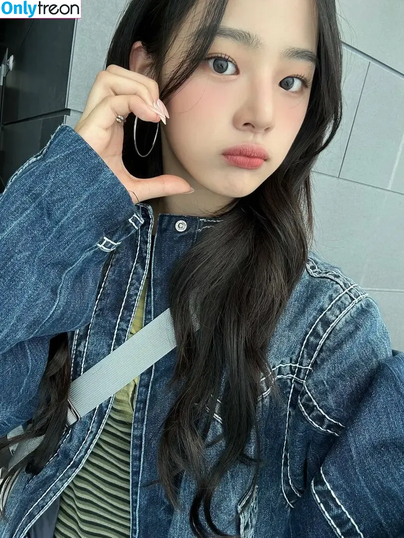 Minji nude photo #0302 (lovres_min__ / miniwithtattoos / newjeans_official)