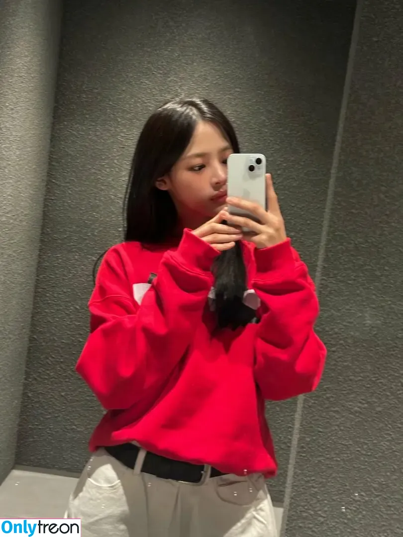 Minji nude photo #0305 (lovres_min__ / miniwithtattoos / newjeans_official)