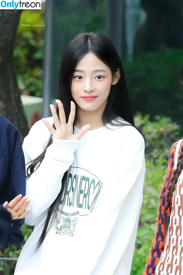 Minji nude photo #0308 (lovres_min__ / miniwithtattoos / newjeans_official)
