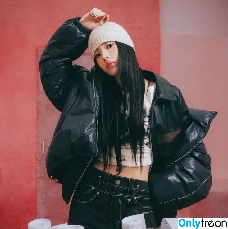 Minji nude photo #0315 (lovres_min__ / miniwithtattoos / newjeans_official)