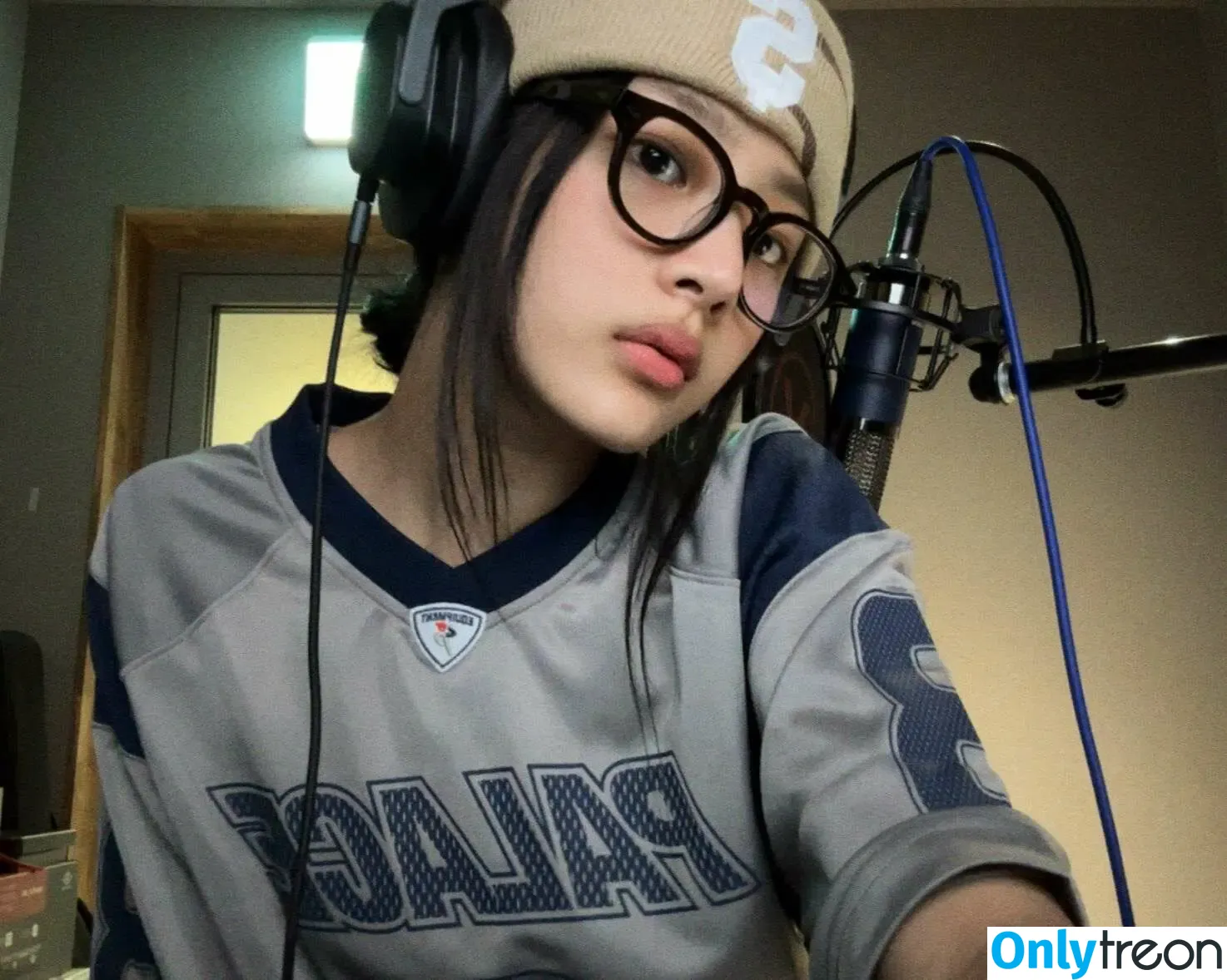 Minji nude photo #0320 (lovres_min__ / miniwithtattoos / newjeans_official)