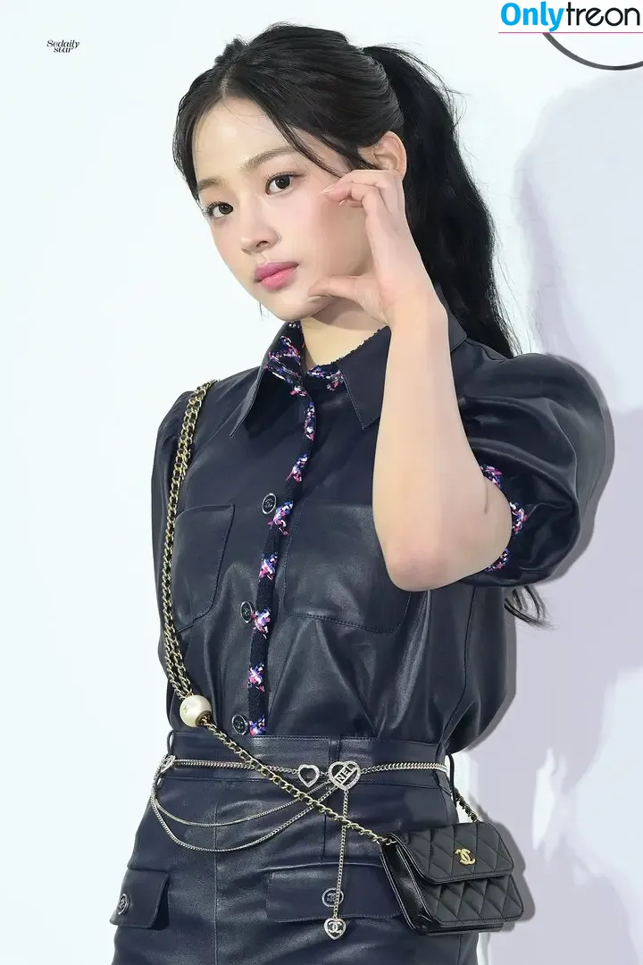 Minji nude photo #0330 (lovres_min__ / miniwithtattoos / newjeans_official)