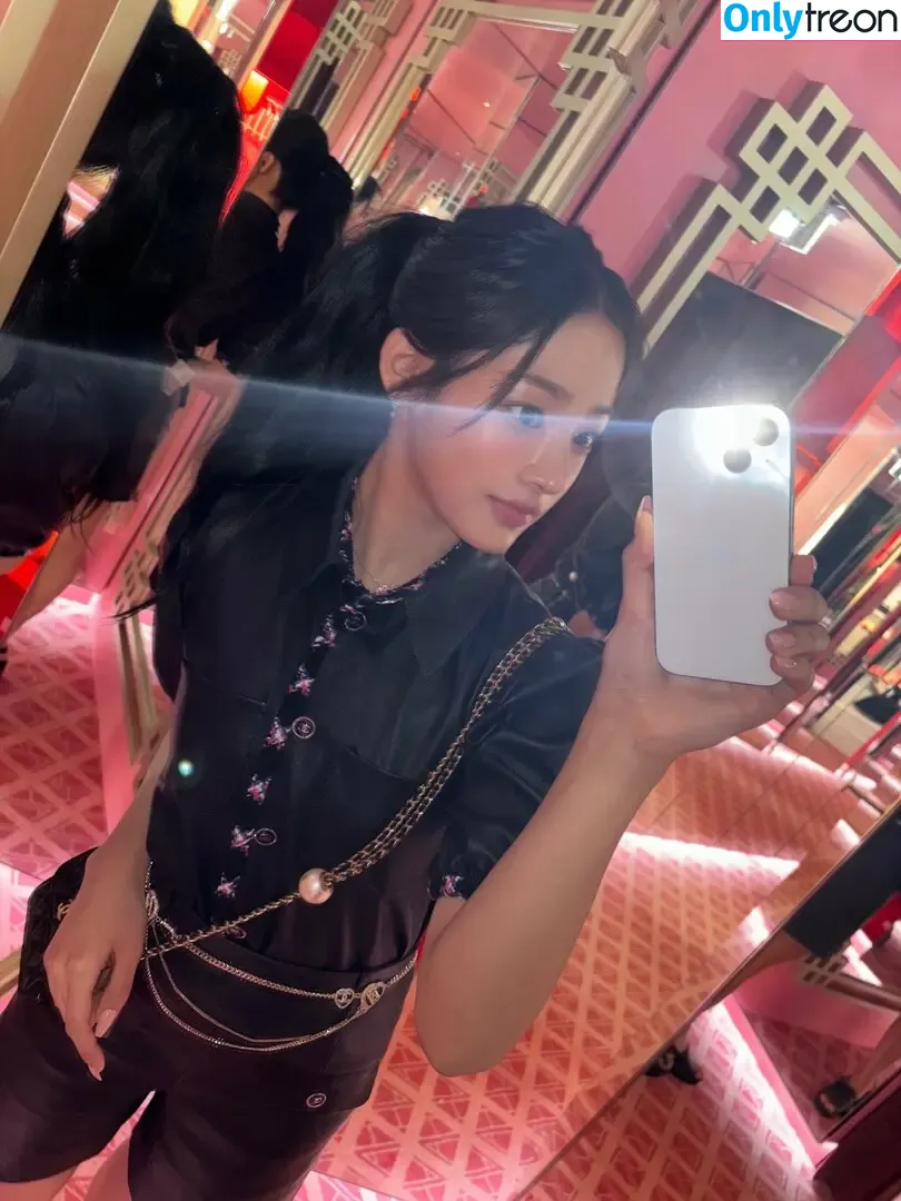 Minji nude photo #0368 (lovres_min__ / miniwithtattoos / newjeans_official)