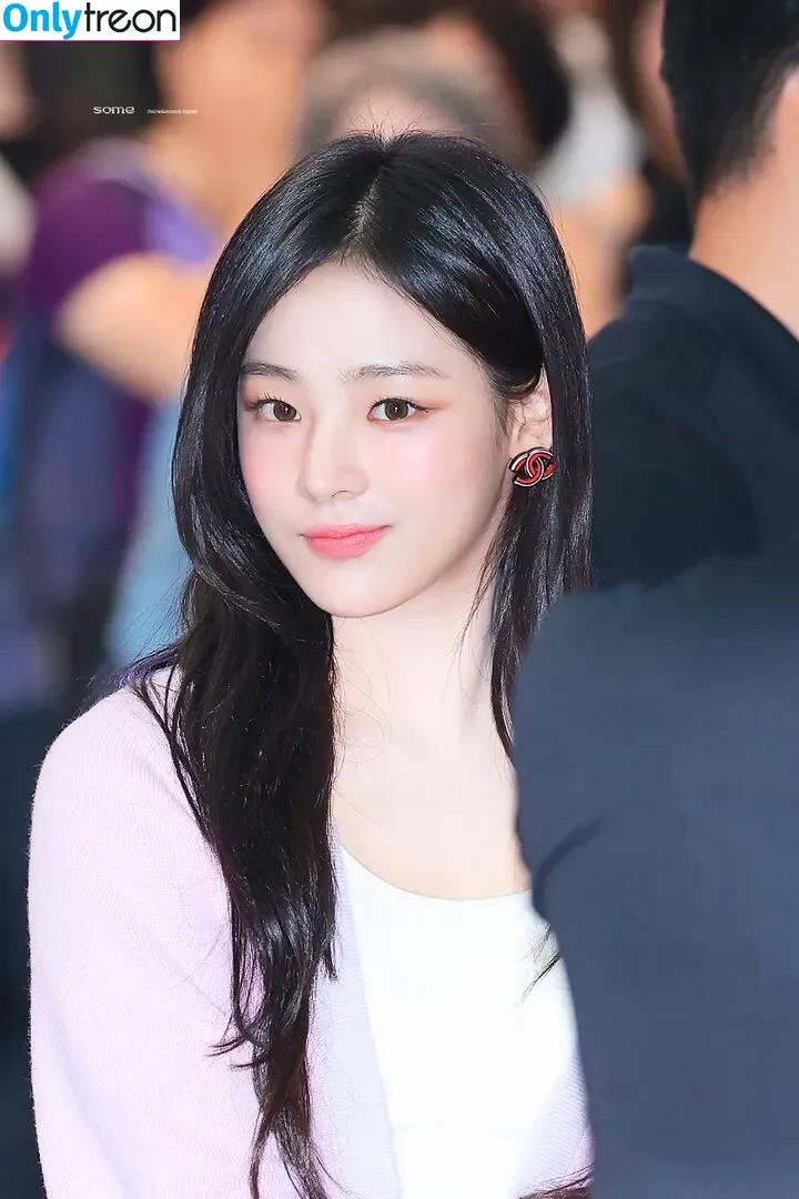 Minji nude photo #0400 (lovres_min__ / miniwithtattoos / newjeans_official)