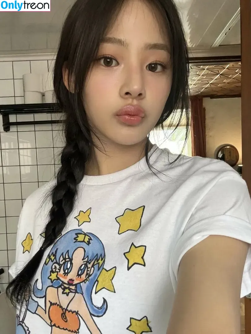 Minji nude photo #0418 (lovres_min__ / miniwithtattoos / newjeans_official)