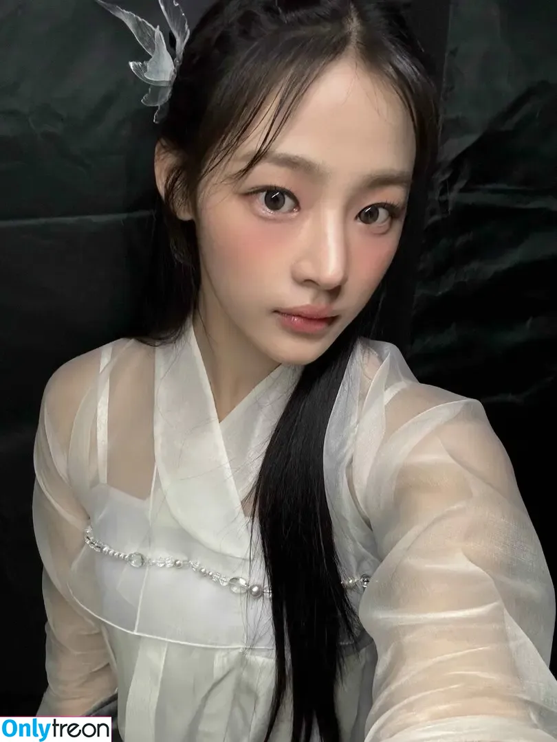 Minji nude photo #0424 (lovres_min__ / miniwithtattoos / newjeans_official)