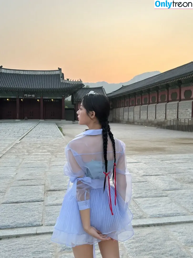 Minji nude photo #0438 (lovres_min__ / miniwithtattoos / newjeans_official)
