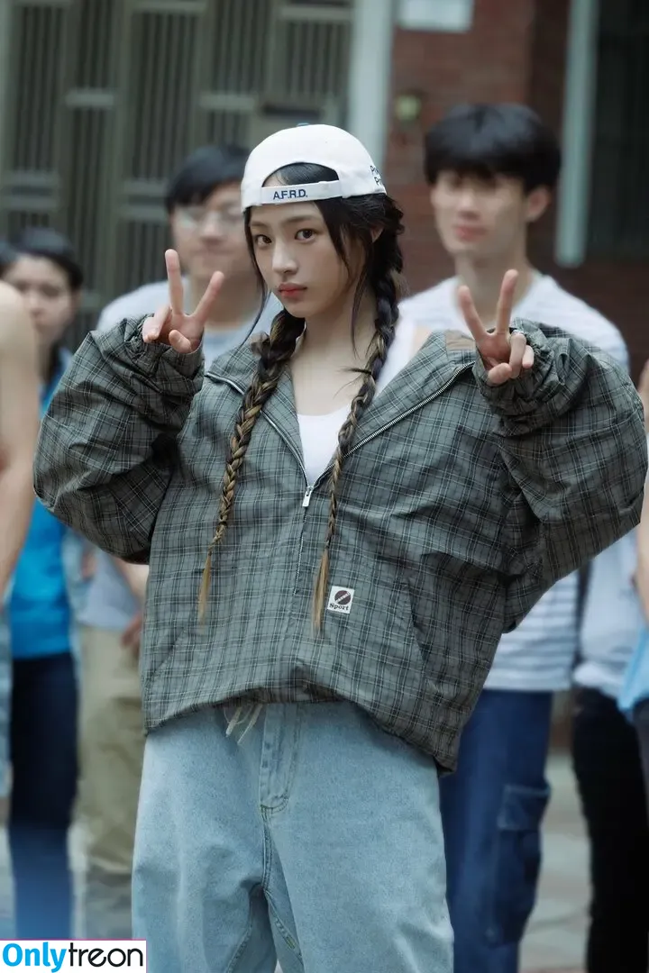 Minji nude photo #0466 (lovres_min__ / miniwithtattoos / newjeans_official)