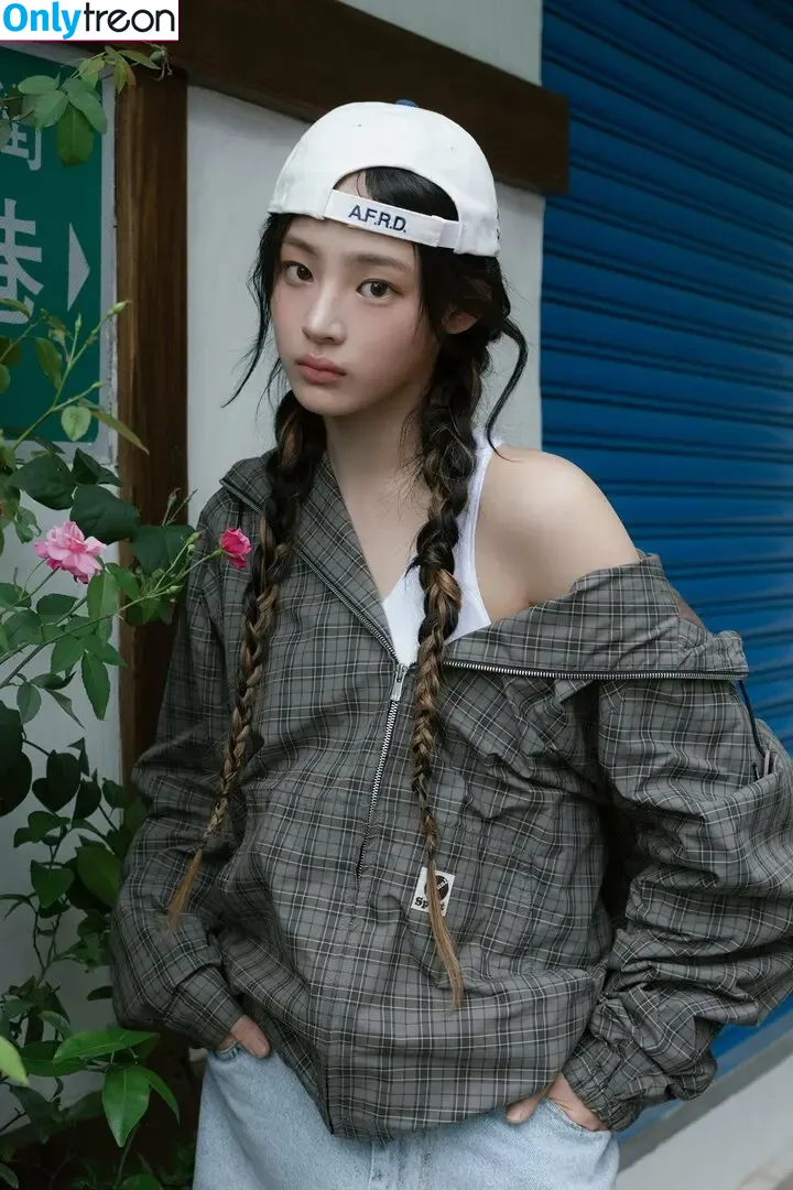 Minji nude photo #0467 (lovres_min__ / miniwithtattoos / newjeans_official)