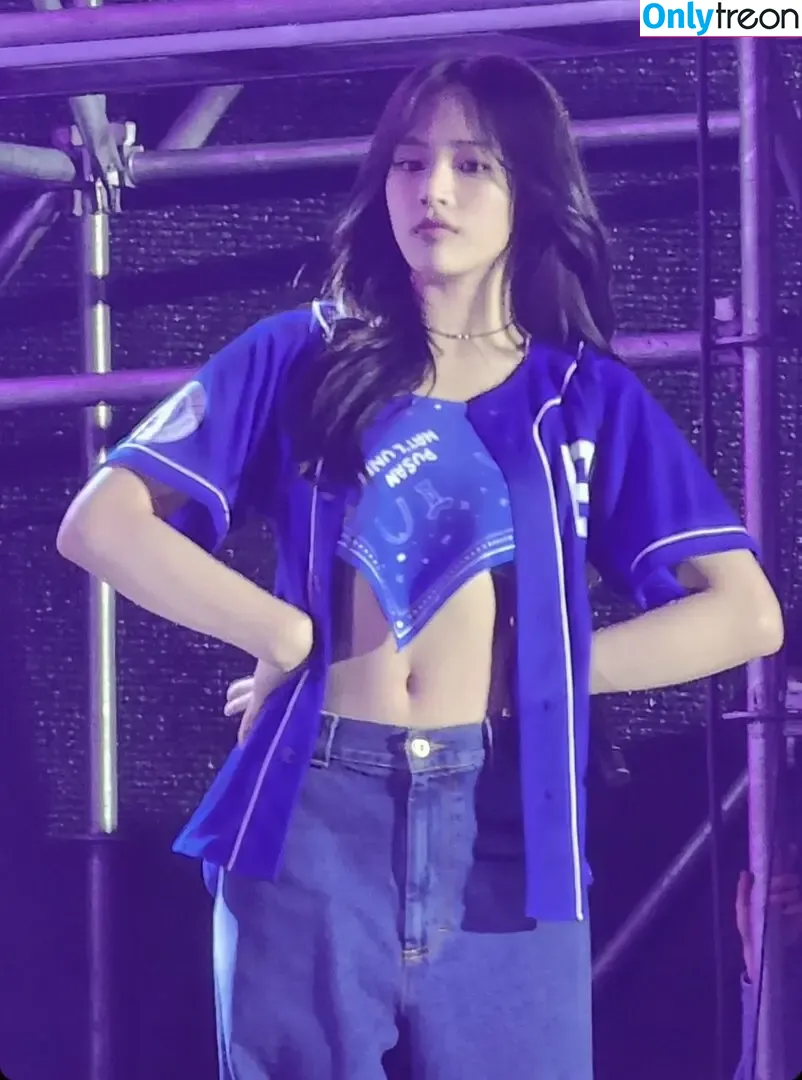 Minji nude photo #0493 (lovres_min__ / miniwithtattoos / newjeans_official)