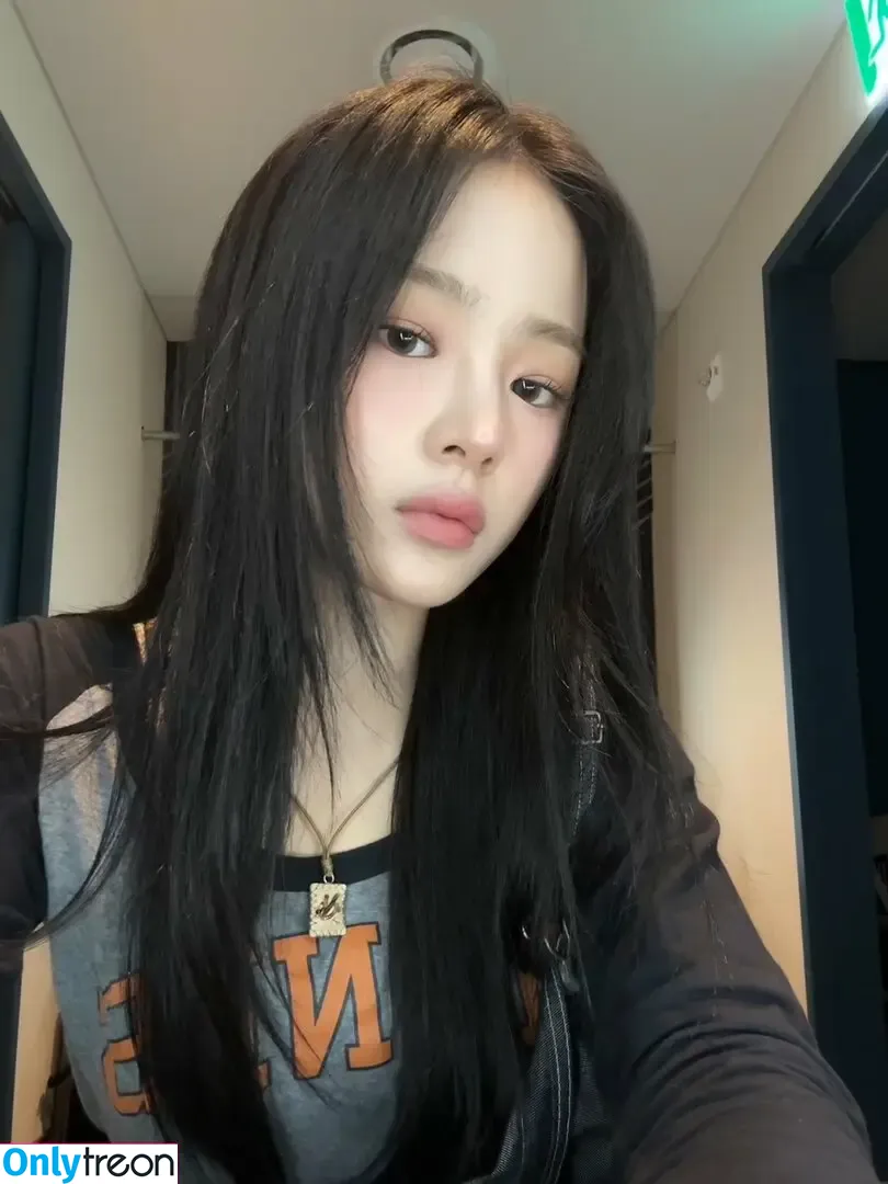 Minji nude photo #0540 (lovres_min__ / miniwithtattoos / newjeans_official)