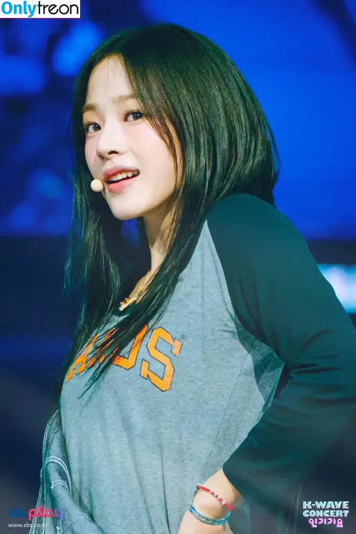 Minji nude photo #0544 (lovres_min__ / miniwithtattoos / newjeans_official)
