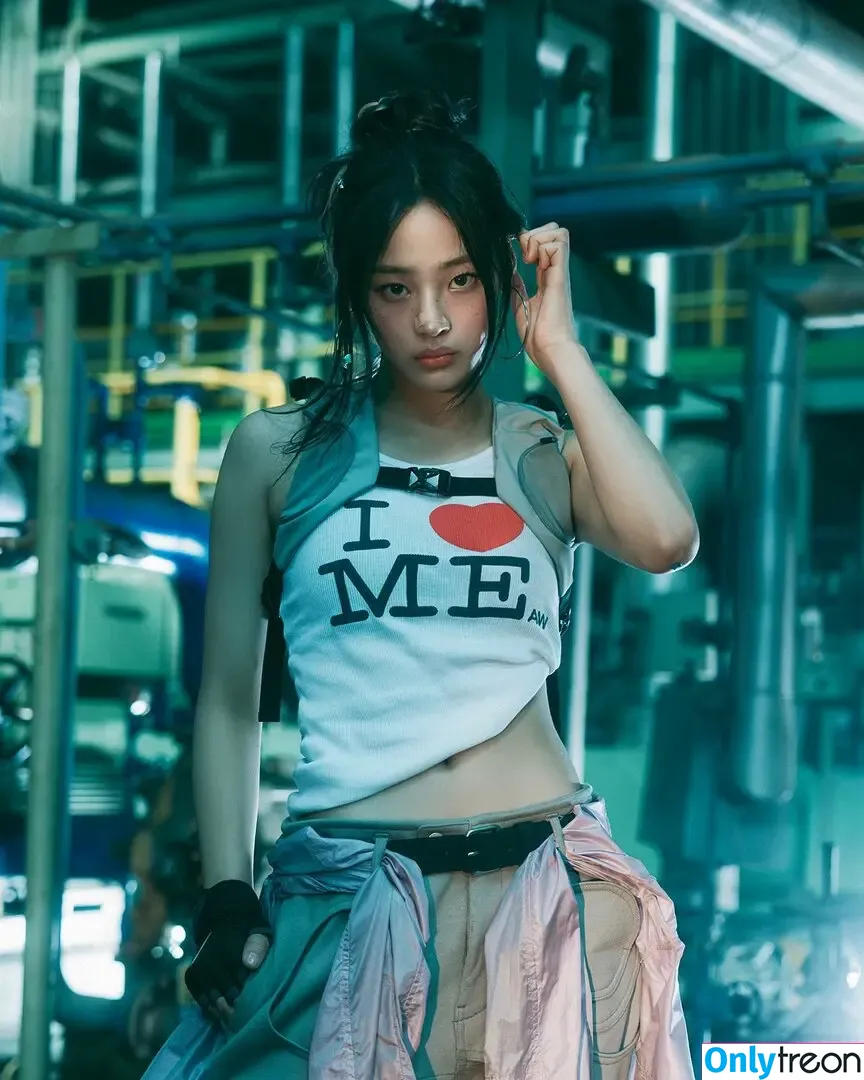 Minji nude photo #0607 (lovres_min__ / miniwithtattoos / newjeans_official)