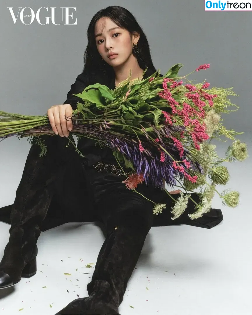 Minji nude photo #0653 (lovres_min__ / miniwithtattoos / newjeans_official)