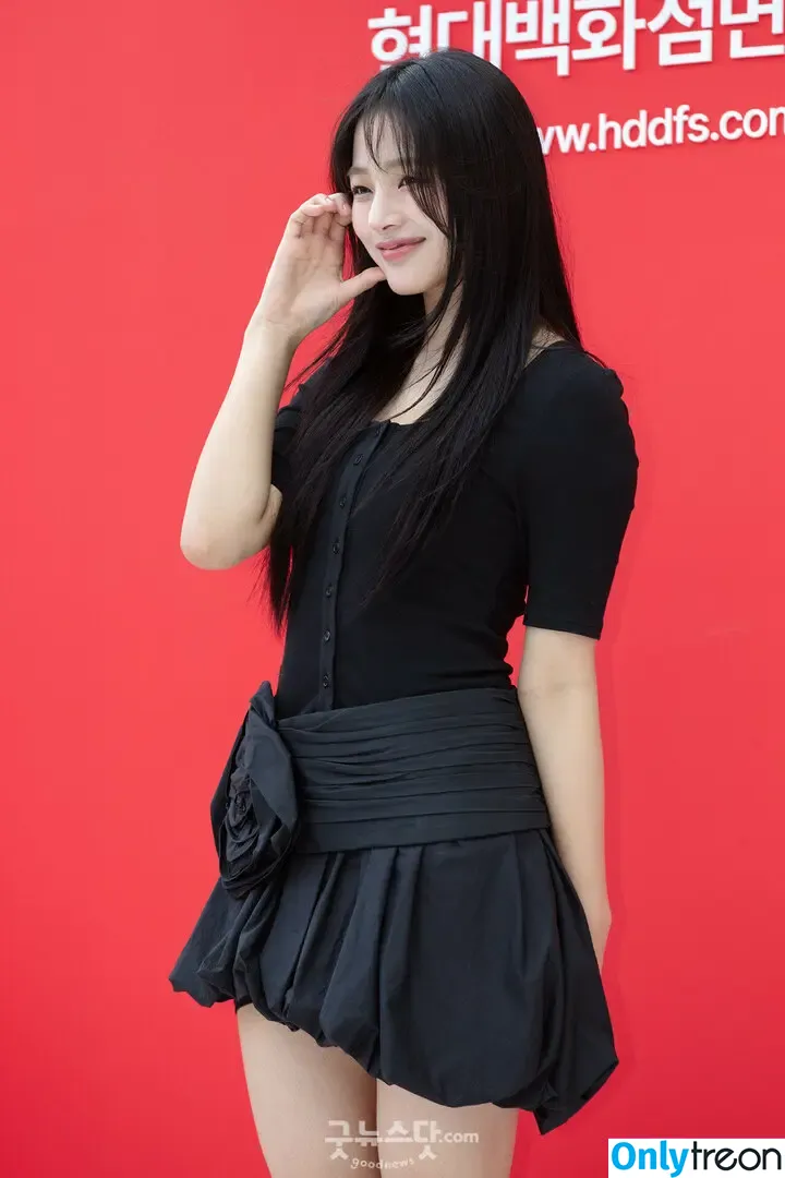 Minji nude photo #0693 (lovres_min__ / miniwithtattoos / newjeans_official)