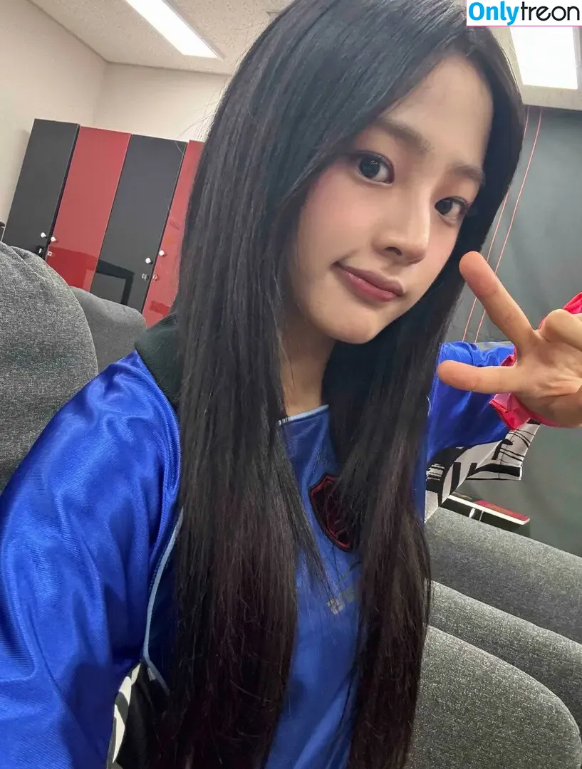 Minji nude photo #0696 (lovres_min__ / miniwithtattoos / newjeans_official)