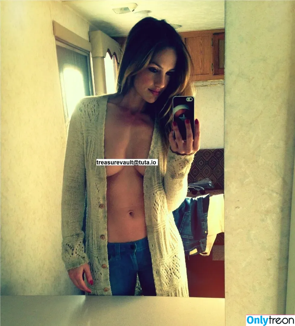 Minka Kelly nude photo #0157 (minkakelly)