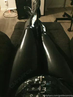 mintyknoxfree / mintyknox nude photo #0001