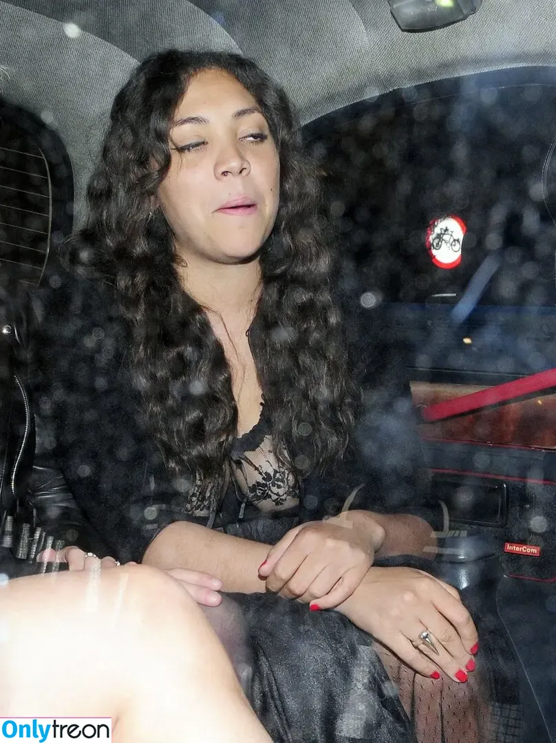 Miquita Oliver nude photo #0026 (miquitaoliver)