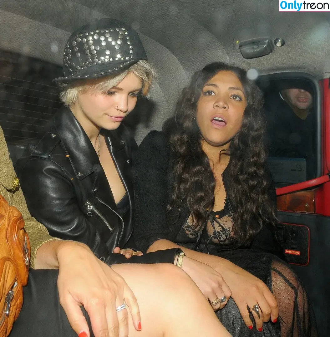 Miquita Oliver nude photo #0027 (miquitaoliver)