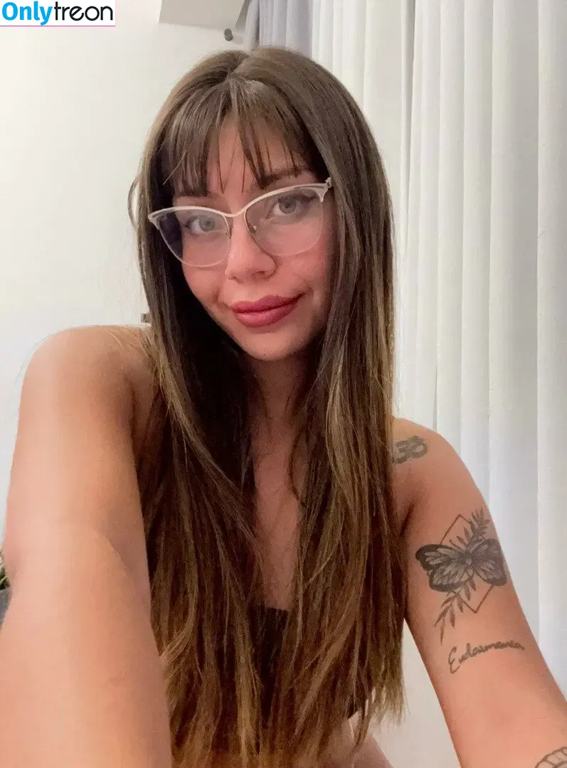Mira Love nude photo #0003 (miraalovee / mrsmiralove / official_mrmrslove_)