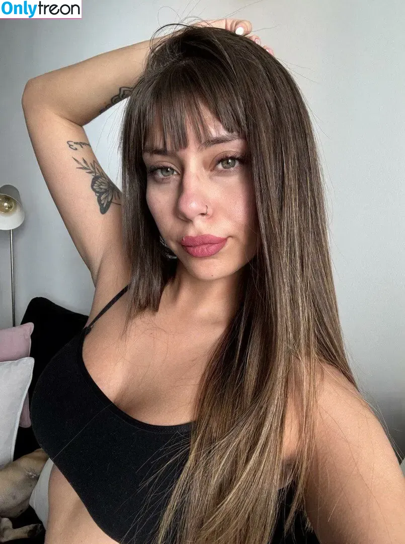 Mira Love nude photo #0014 (miraalovee / mrsmiralove / official_mrmrslove_)