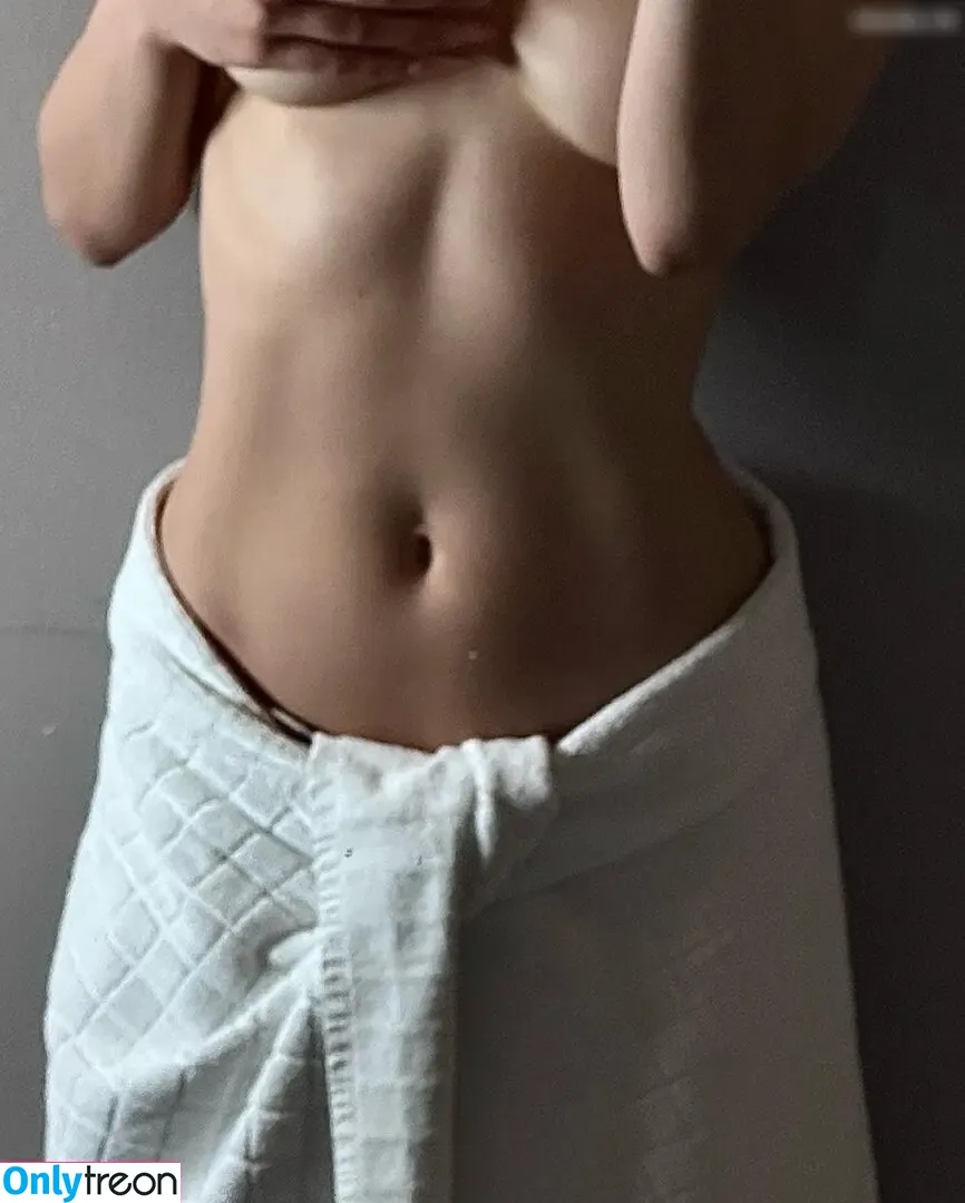 mira.m nude photo #0039 (mira.culiks)