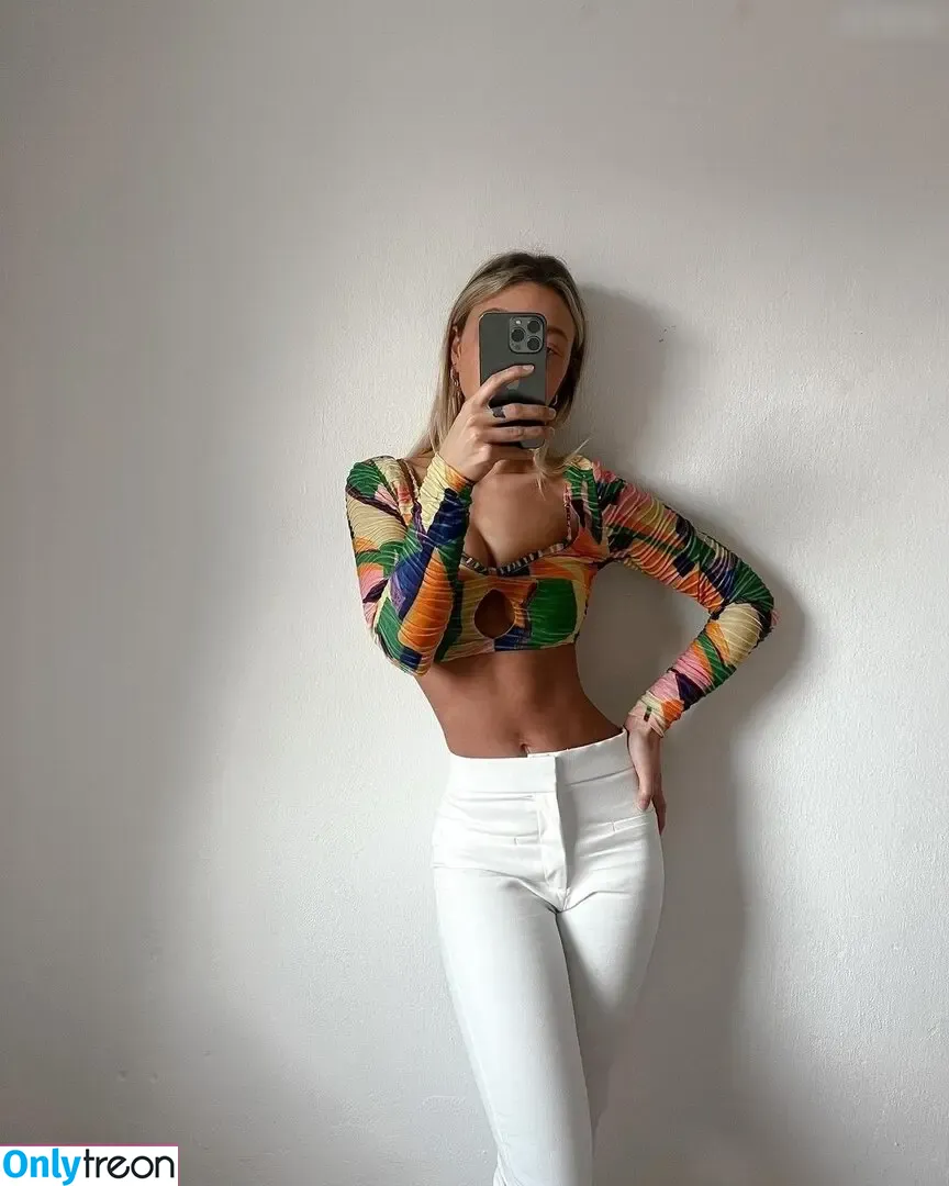 Mira Sievers nude photo #0020 (Mira Sievers)