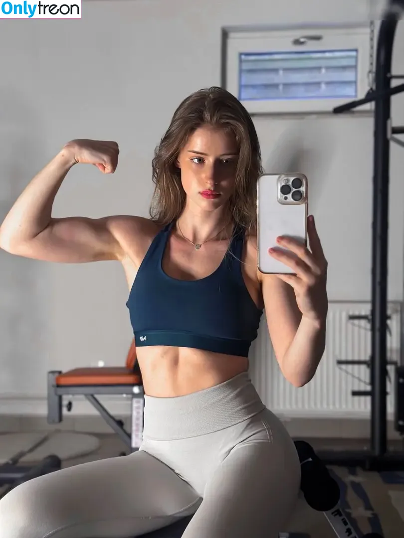 Mira Szalma nude photo #1119 (itsmira004 / mira.004 / mira.szalma)