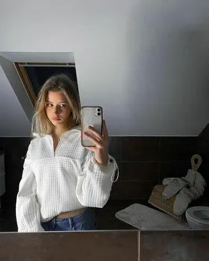 Mira Szalma / itsmira004 / mira.004 / mira.szalma nude photo #0003
